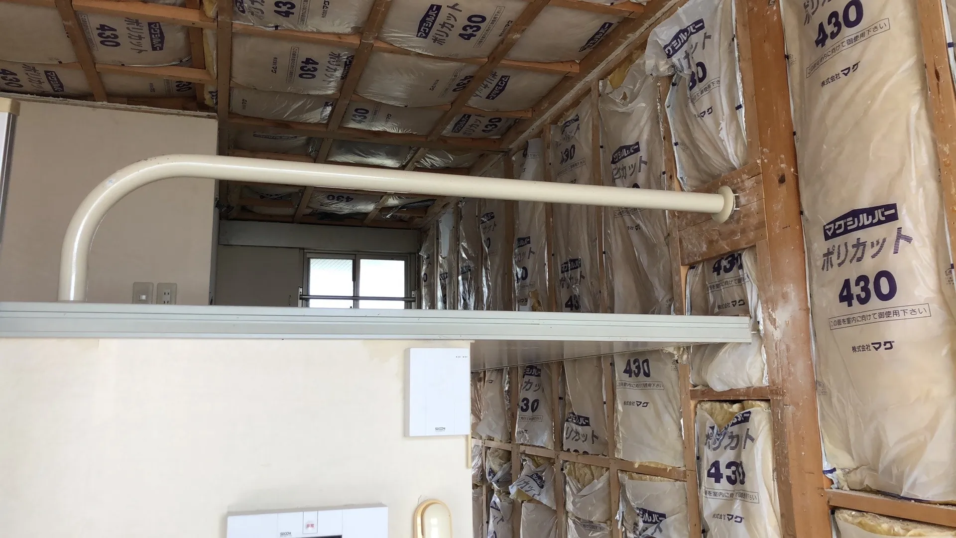 壁、天井、床材など、指定範囲の解体を完了しました